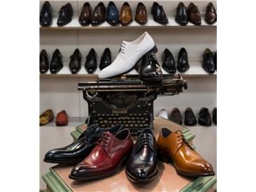 Carrucci Calfskin Oxford - White