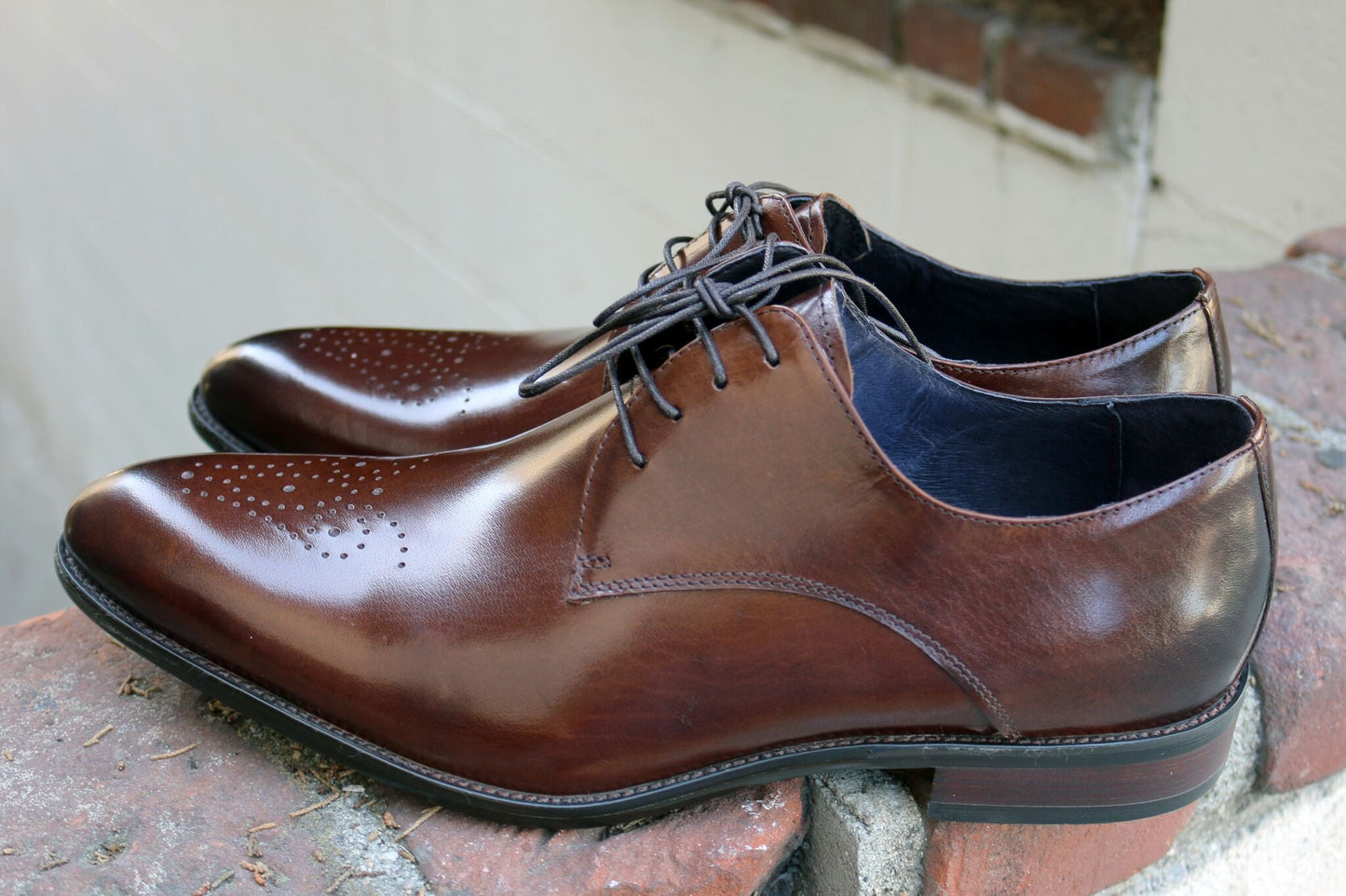 Carrucci Burnished Calfskin Oxford - Chestnut