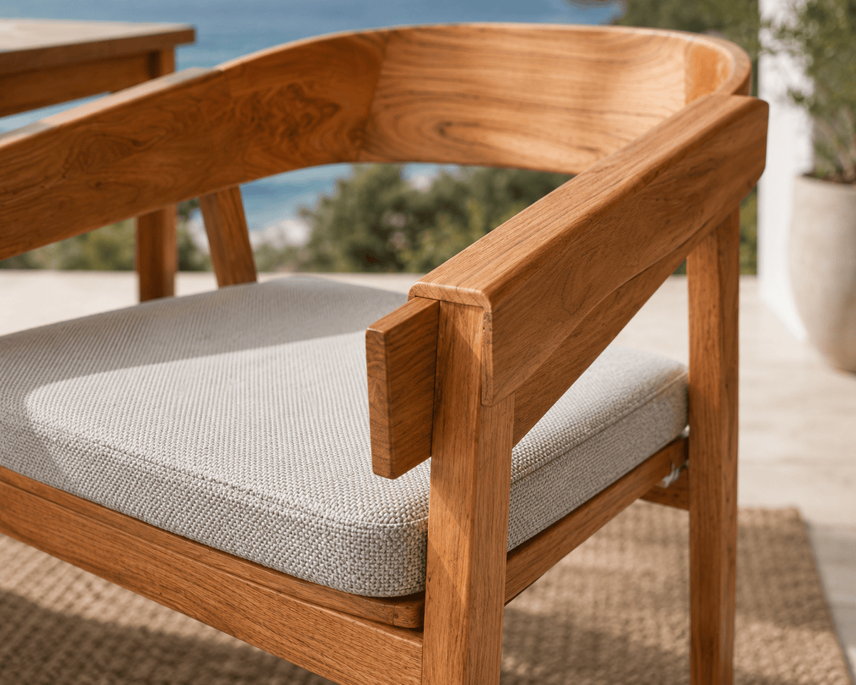 TEAK ROUND BACK ARM CHAIR