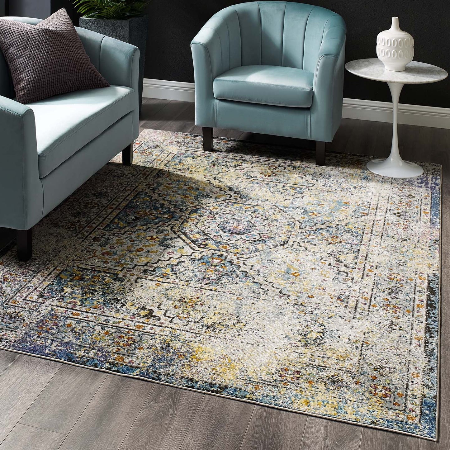 Success Jacinda Distressed Vintage Floral Vintage Medallion 5x8 Area Rug by Modway