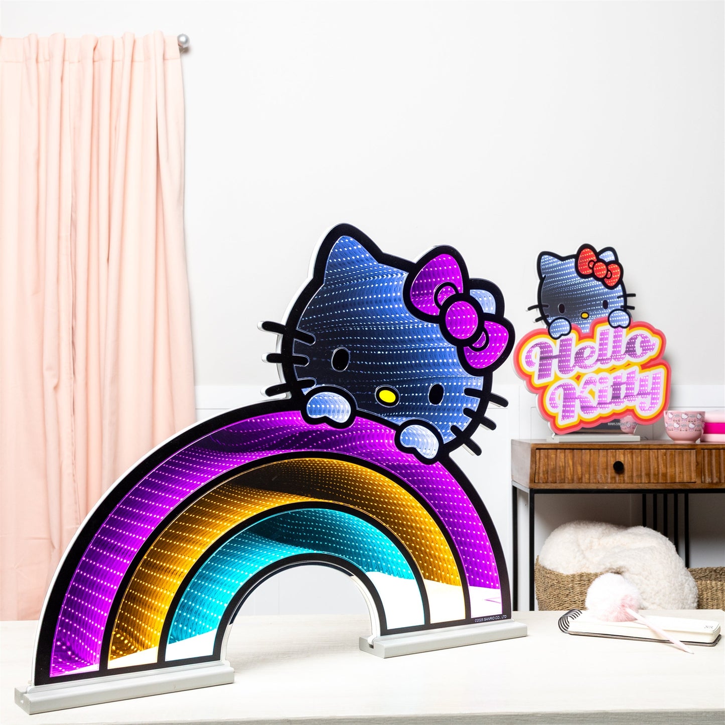 Hello Kitty¨_ Rainbow Ekkolight 24"H