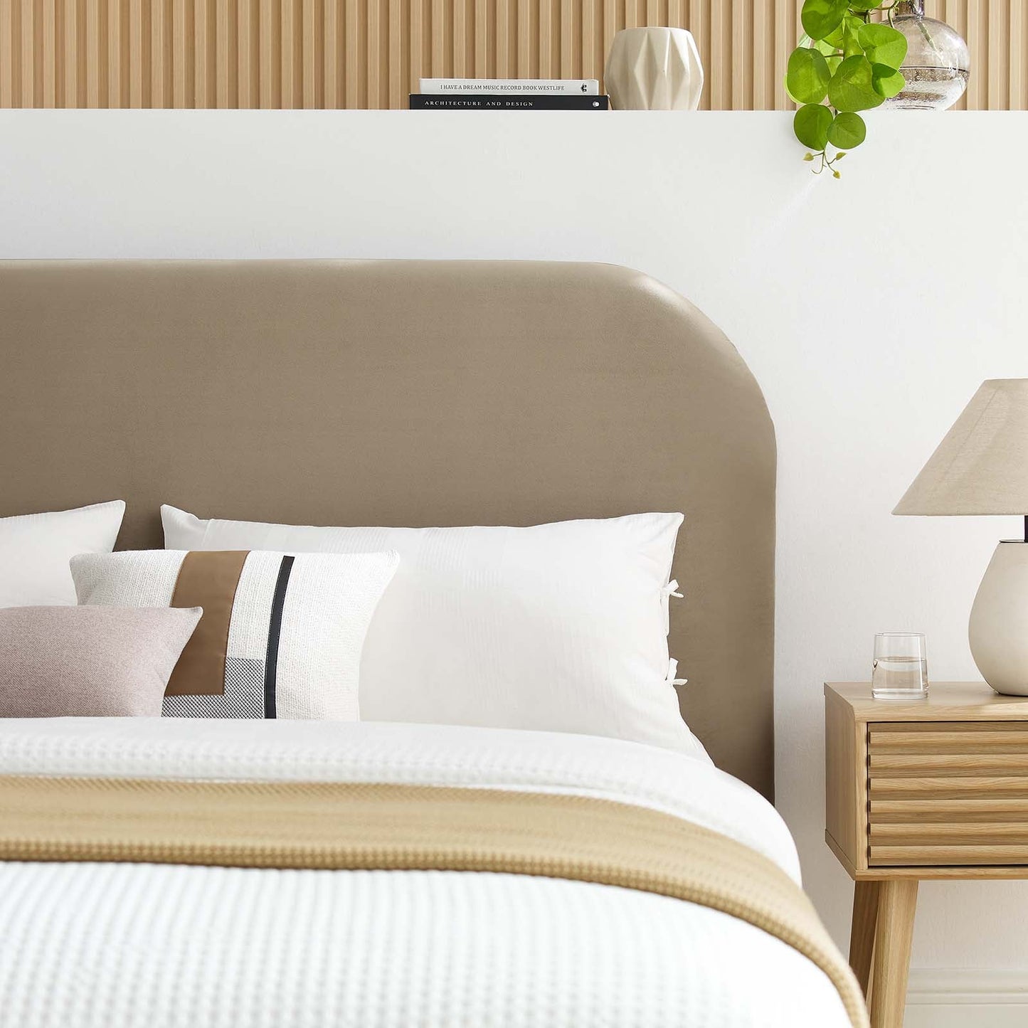 Keynote Performance Velvet Curved Queen Platform Bed by Modway