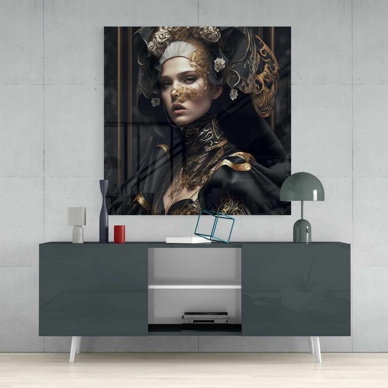 The Queen Glass Wall Art || Designer Collection