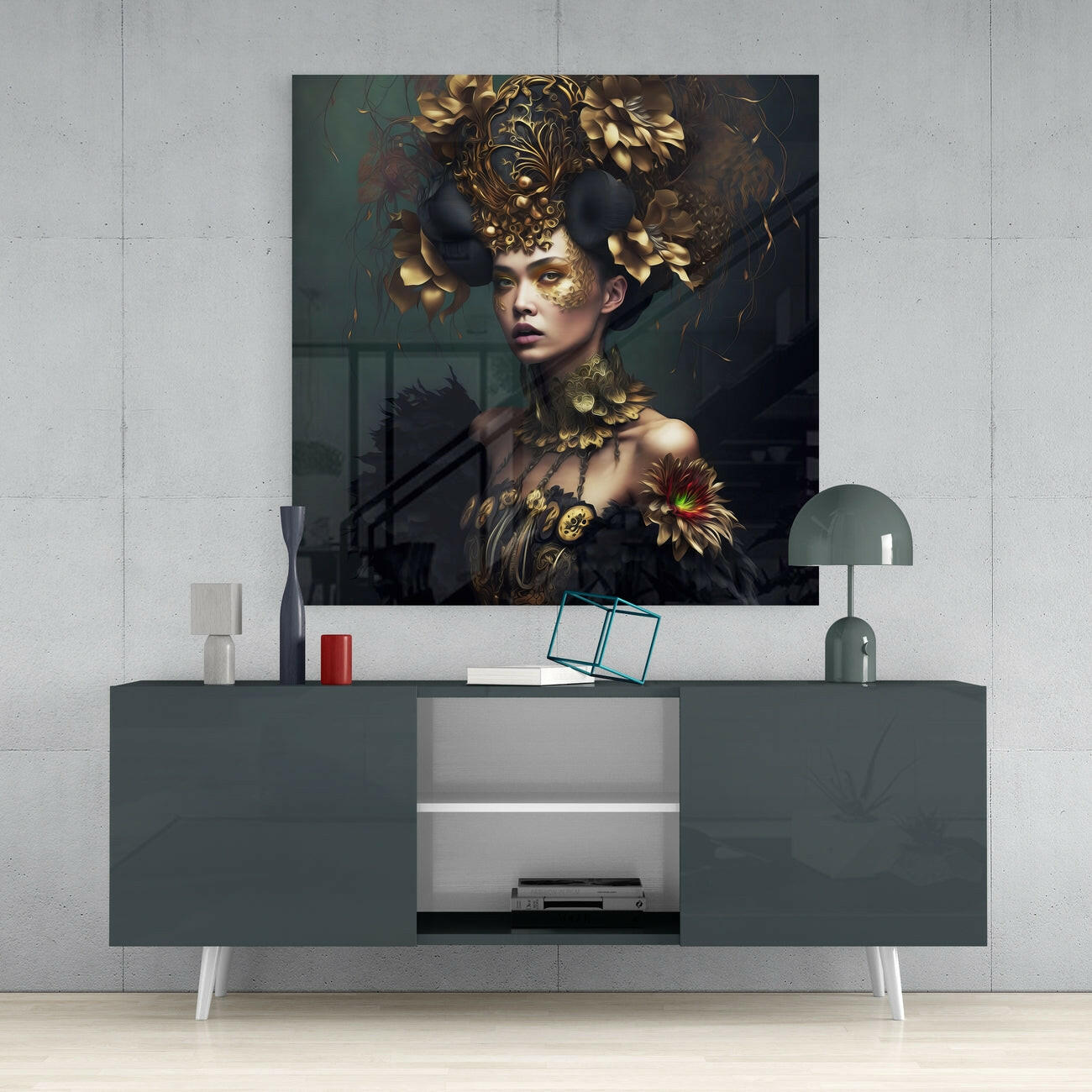 The Queen Glass Wall Art || Designer Collection