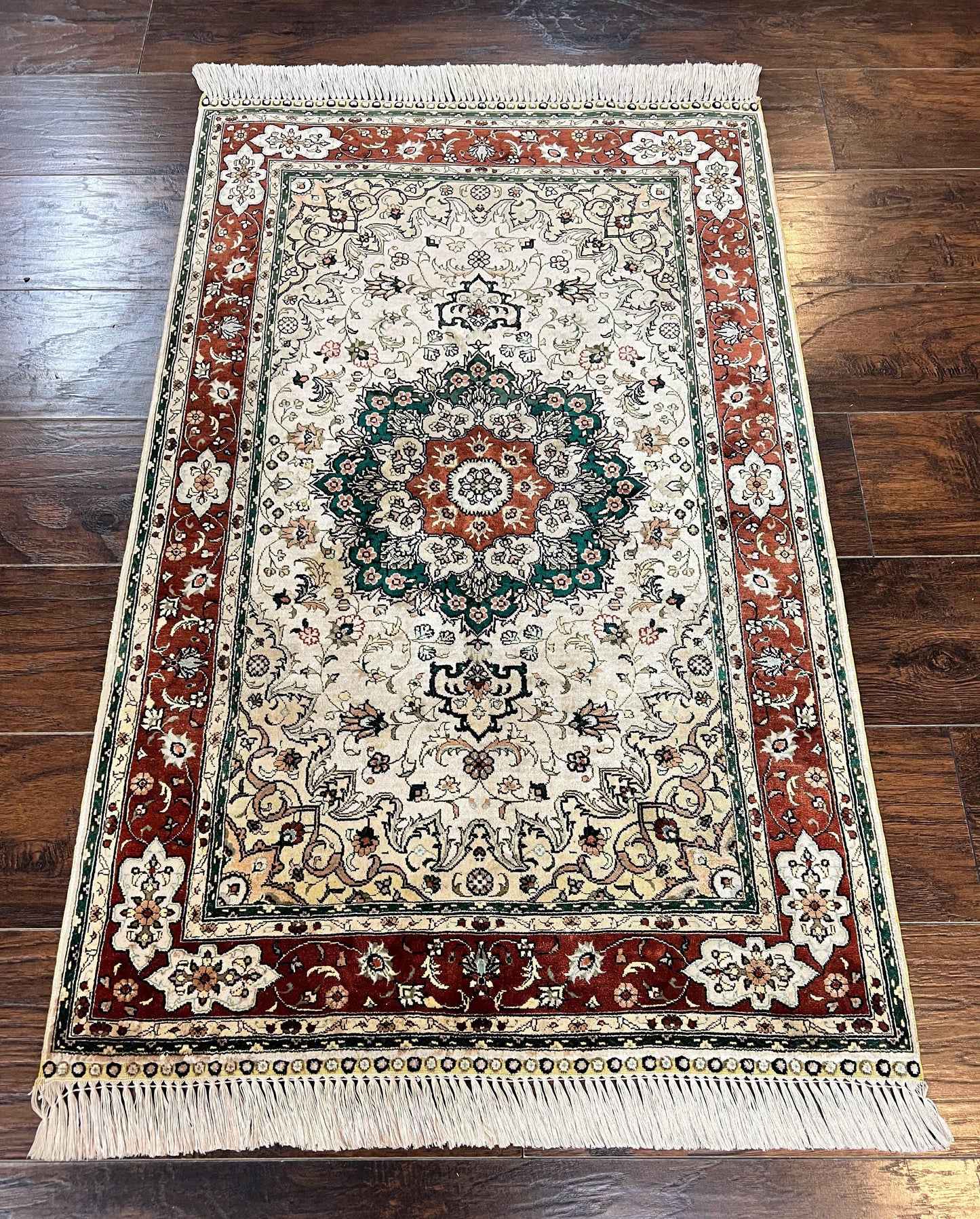 Silk Turkish Kayseri Rug 2.7 x 4, Floral Medallion, Fine Oriental Carpet, Small Vintage Rug, Silk Pile on Silk Foundation, Hand Knotted