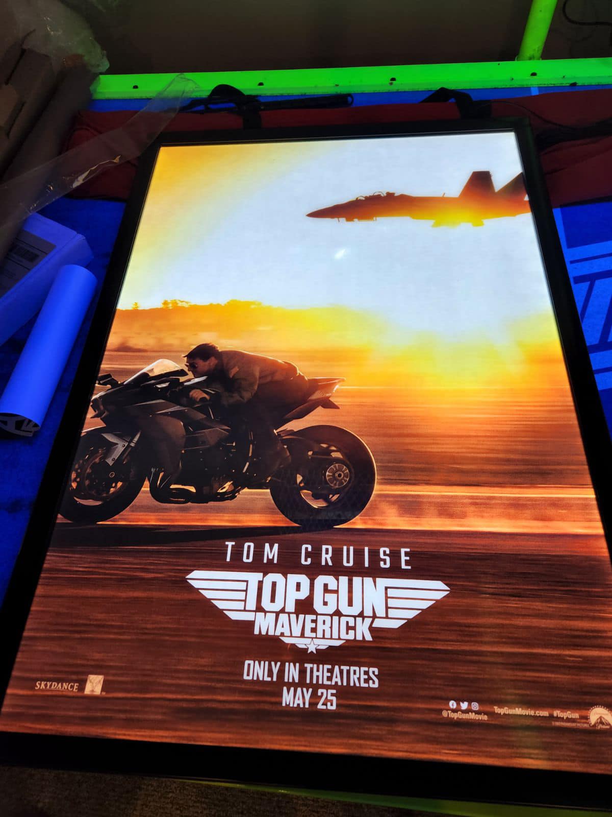 2-PACK Glowbox "World Famous" LED Poster Frames