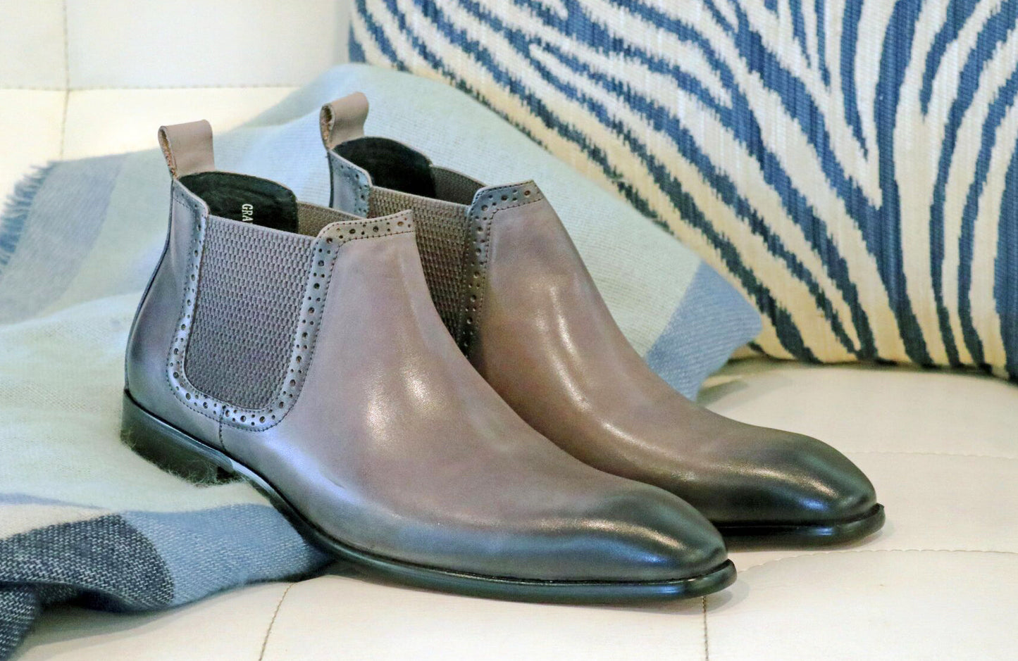 Carrucci Burnished Calfskin Belt - Grey