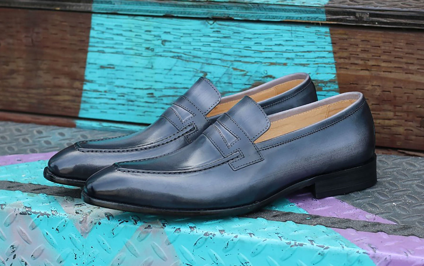 Carrucci Burnished Calfskin Belt - Grey