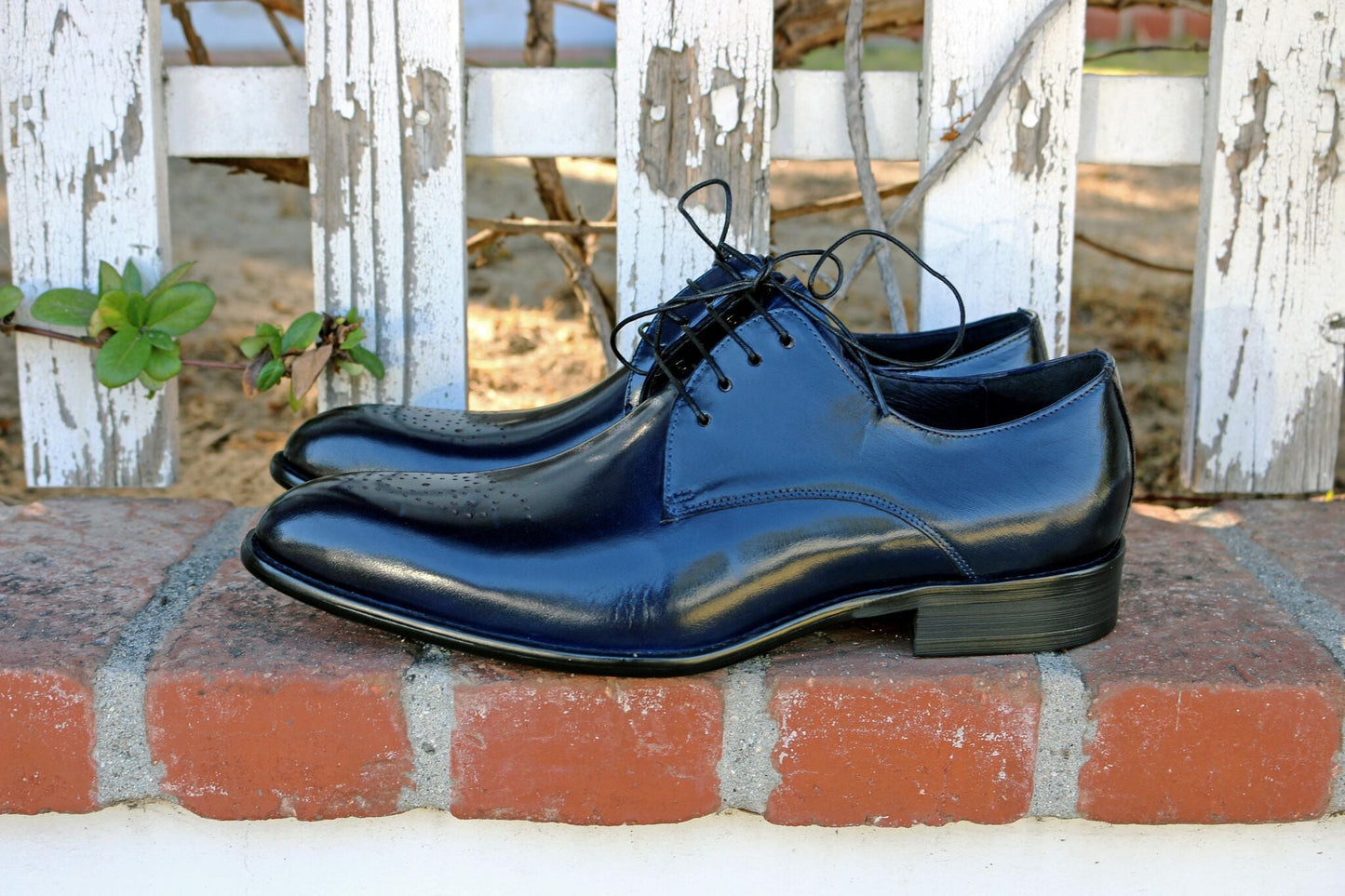 Carrucci Burnished Calfskin Oxford - Navy