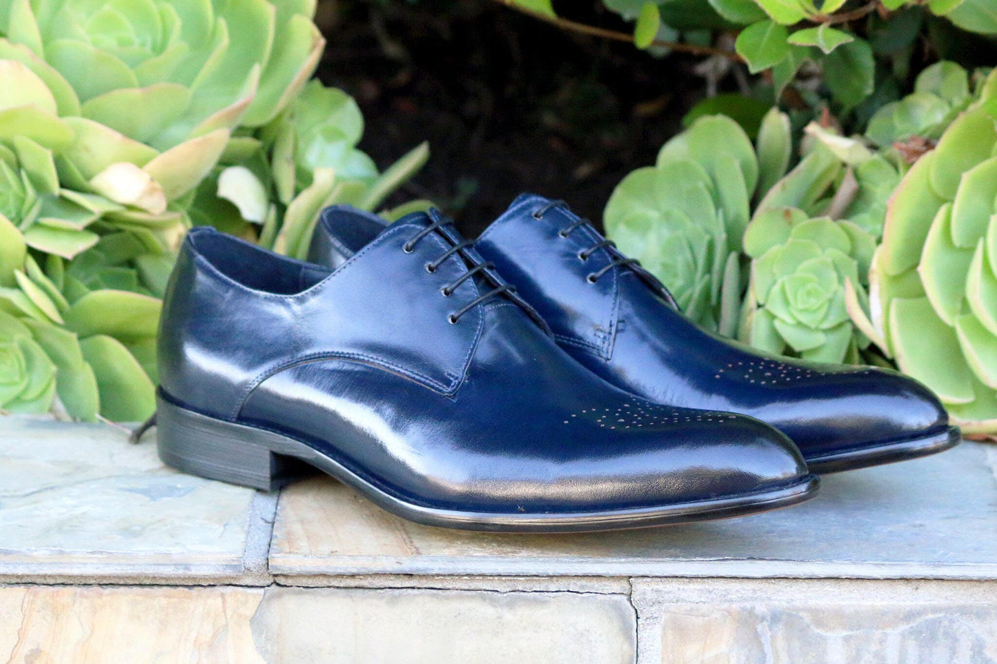 Carrucci Burnished Calfskin Oxford - Navy