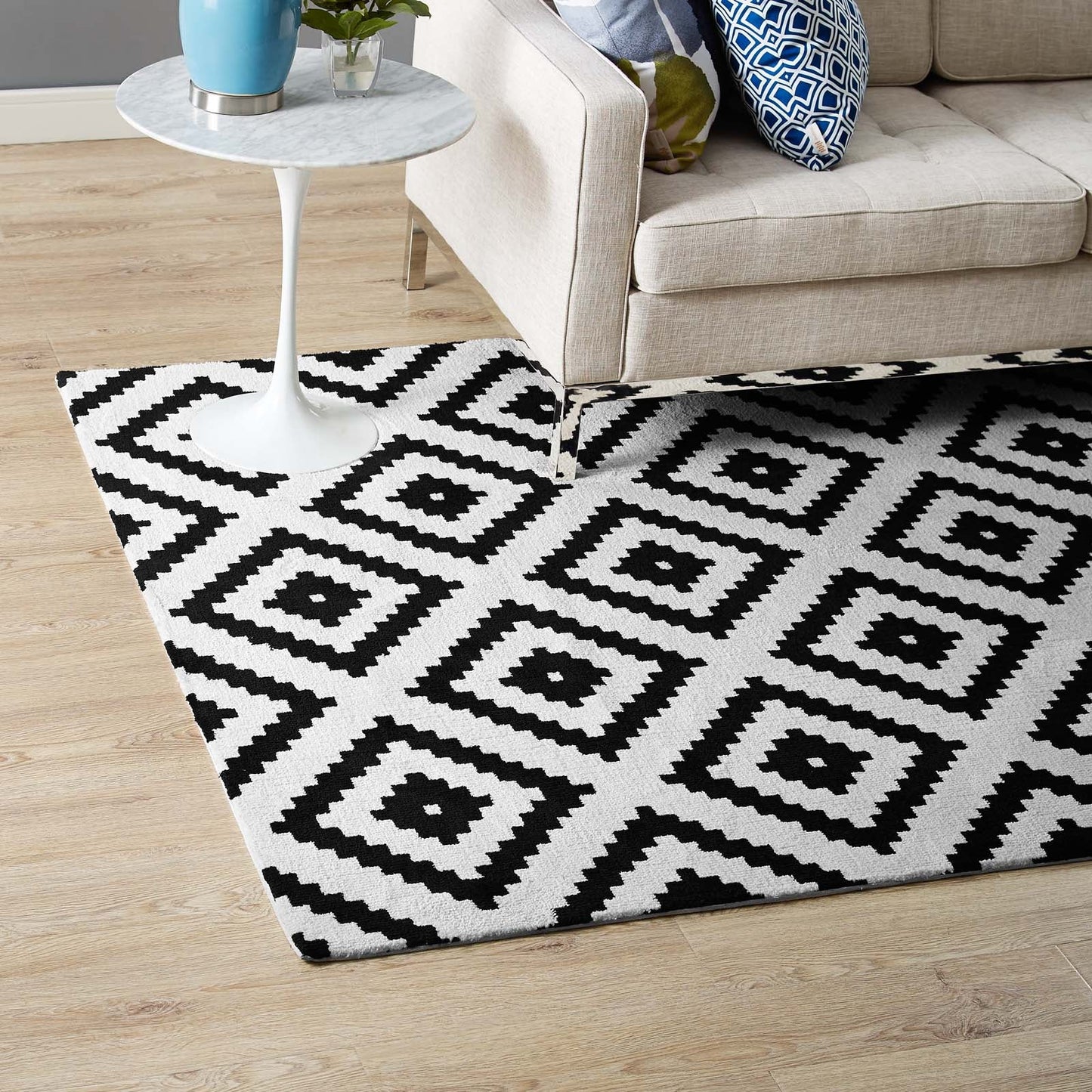 Alika Abstract Diamond Trellis 8x10 Area Rug by Modway