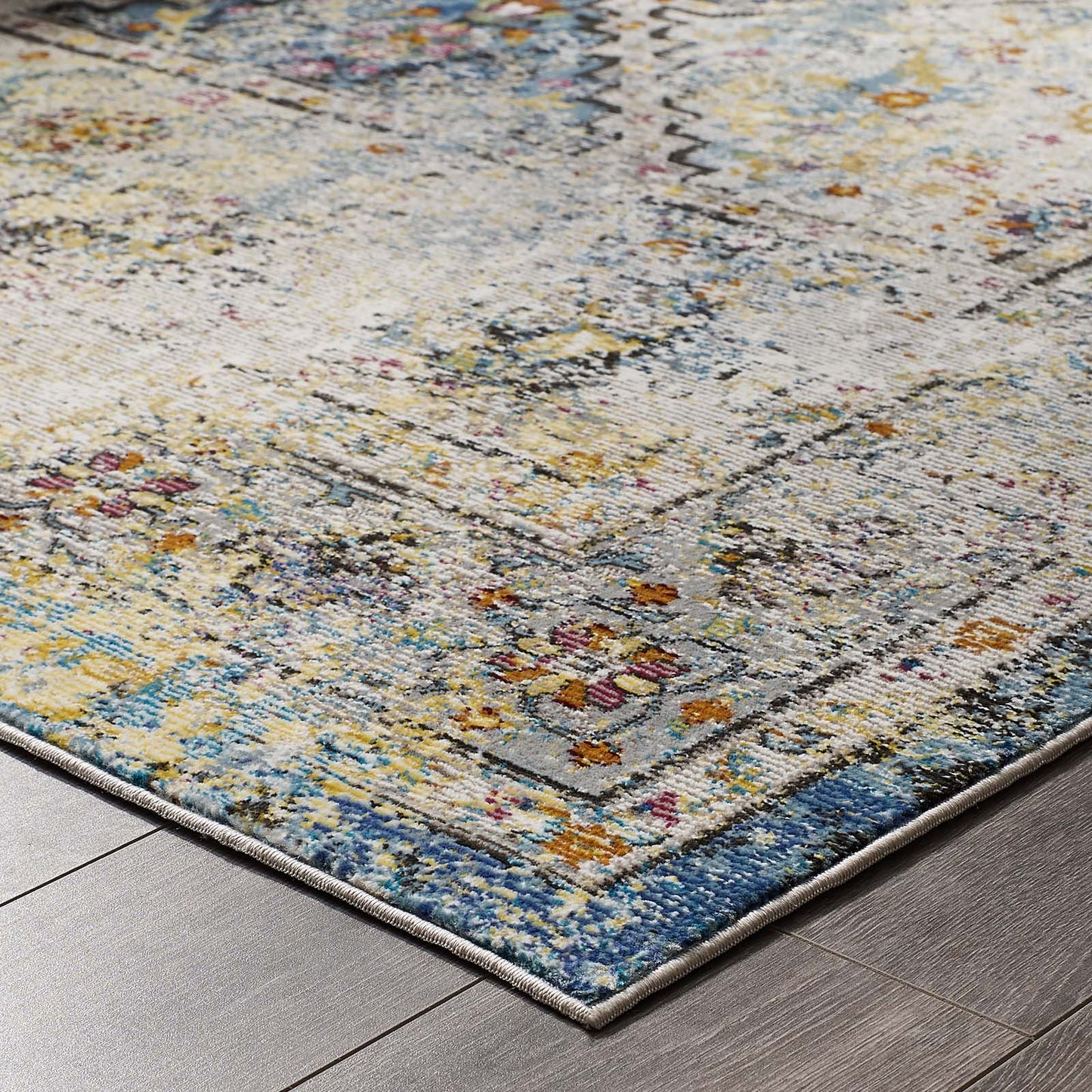 Success Jacinda Distressed Vintage Floral Vintage Medallion 5x8 Area Rug by Modway