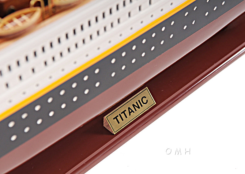 RMS Titanic Midsize with Display Case
