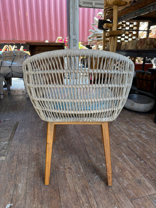 SYNTHETIC ROPE AND TEAK ARM CHAIR W/ BLUE CUSHION