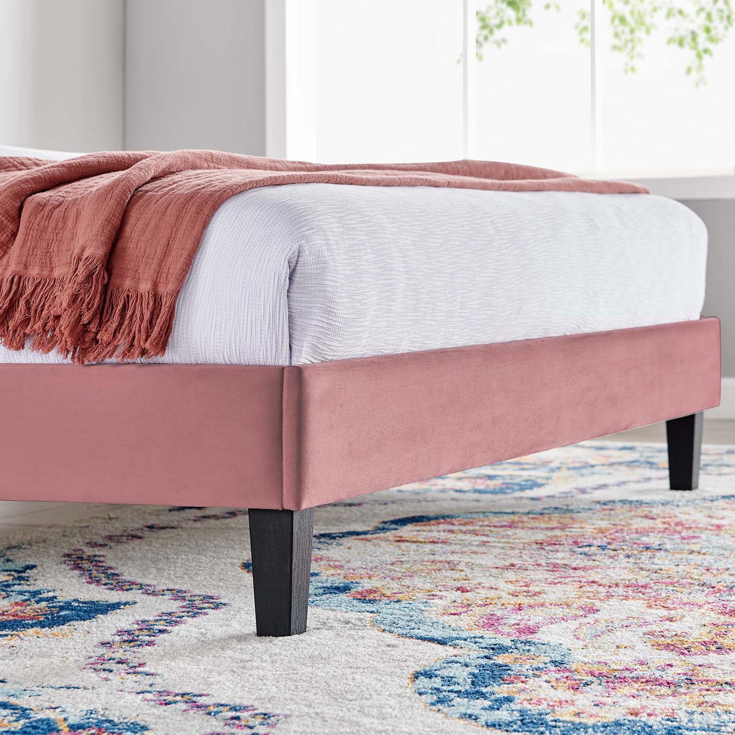 Daisy Performance Velvet Queen Platform Bed by Modway