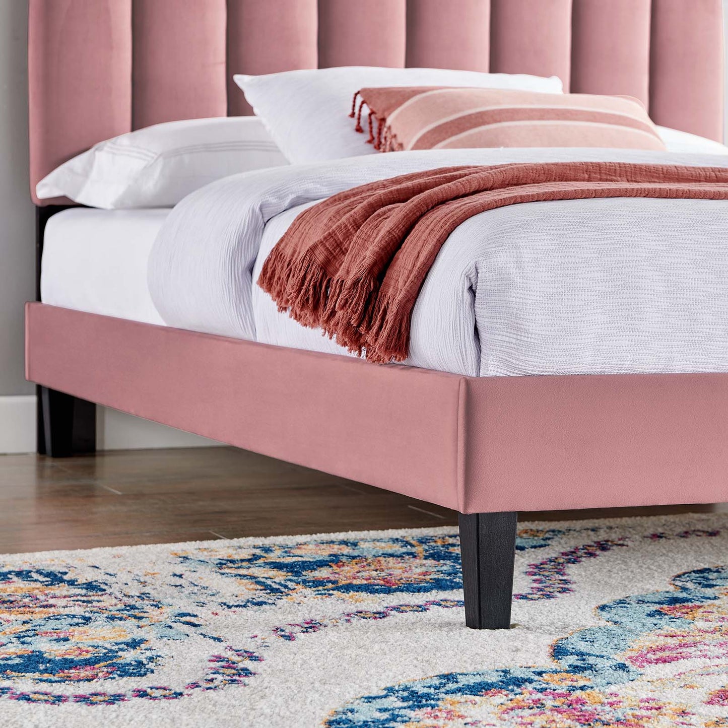 Daisy Performance Velvet Queen Platform Bed by Modway