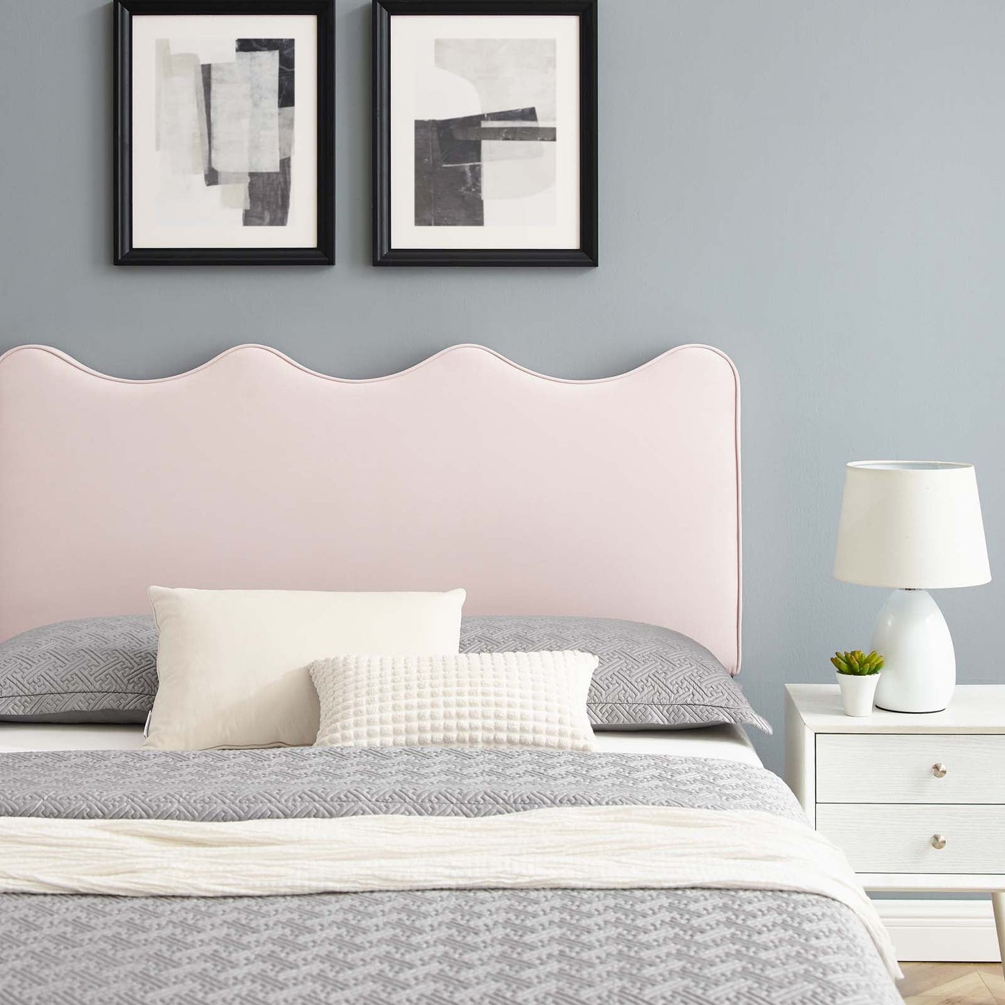 Current Performance Velvet Twin Platform Bed by Modway