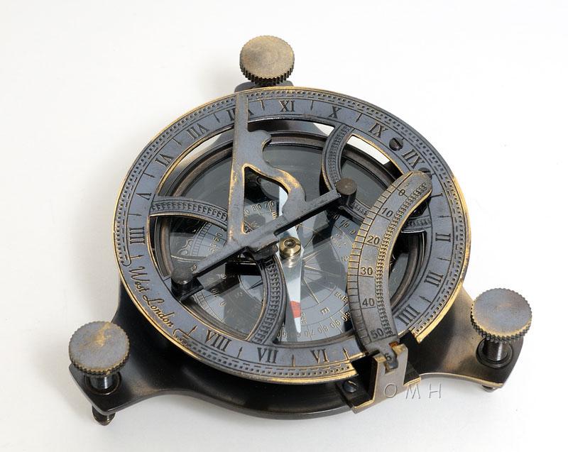 Sundial Compass in wood box (Small)