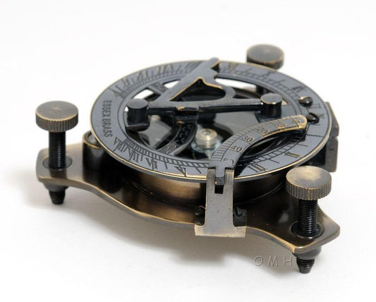 Sundial Compass in wood box (Medium)
