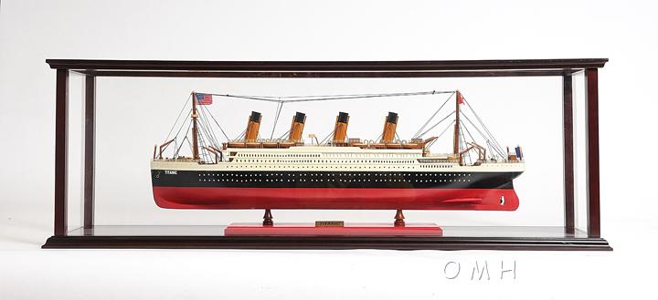 Display Case for Cruise Liner Mid