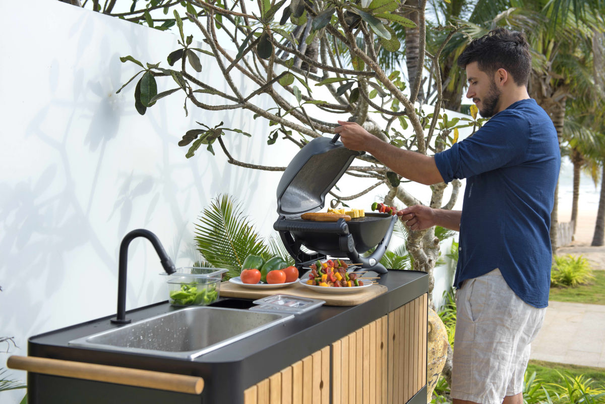 Portals Dark Outdoor Kitchen