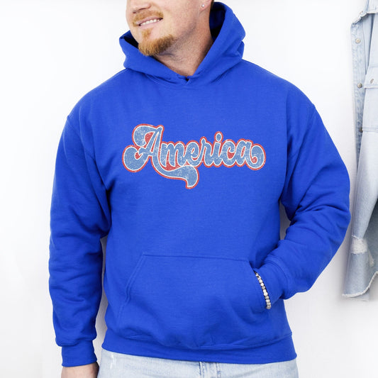 Retro America Grunge Vintage Patriotic USA 4th Of July Americana Flag Inspired Graphic Hoodie