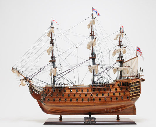 HMS Victory Midsize With Display Case