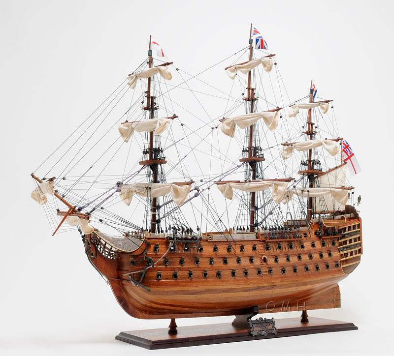 HMS Victory Midsize With Display Case