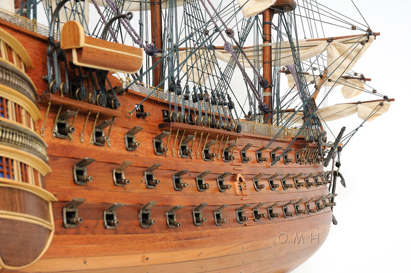 HMS Victory Midsize With Display Case