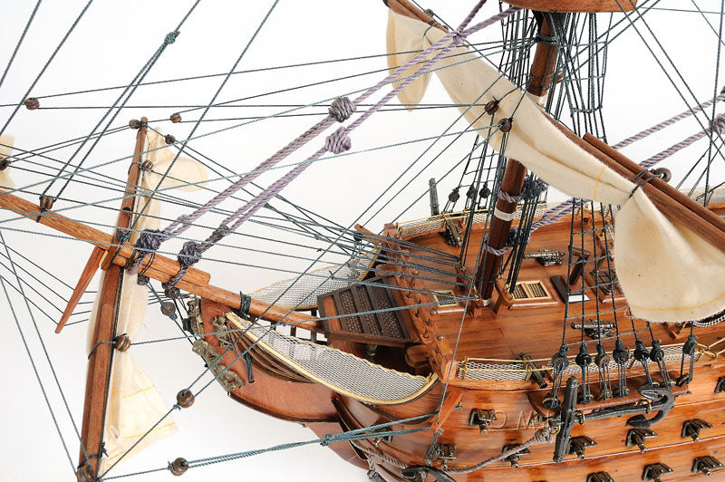 HMS Victory Midsize With Display Case