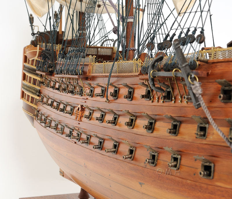 HMS Victory Large With Table Top Display Case