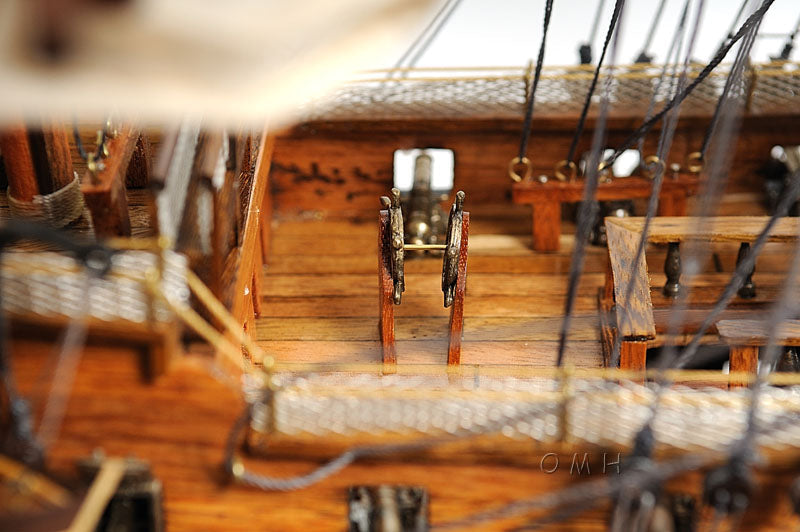 HMS Victory Large With Floor Display Case