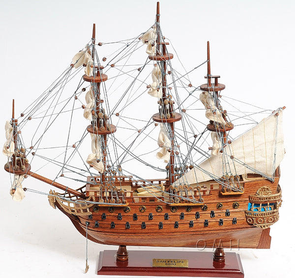 San Felipe Small with Display Case