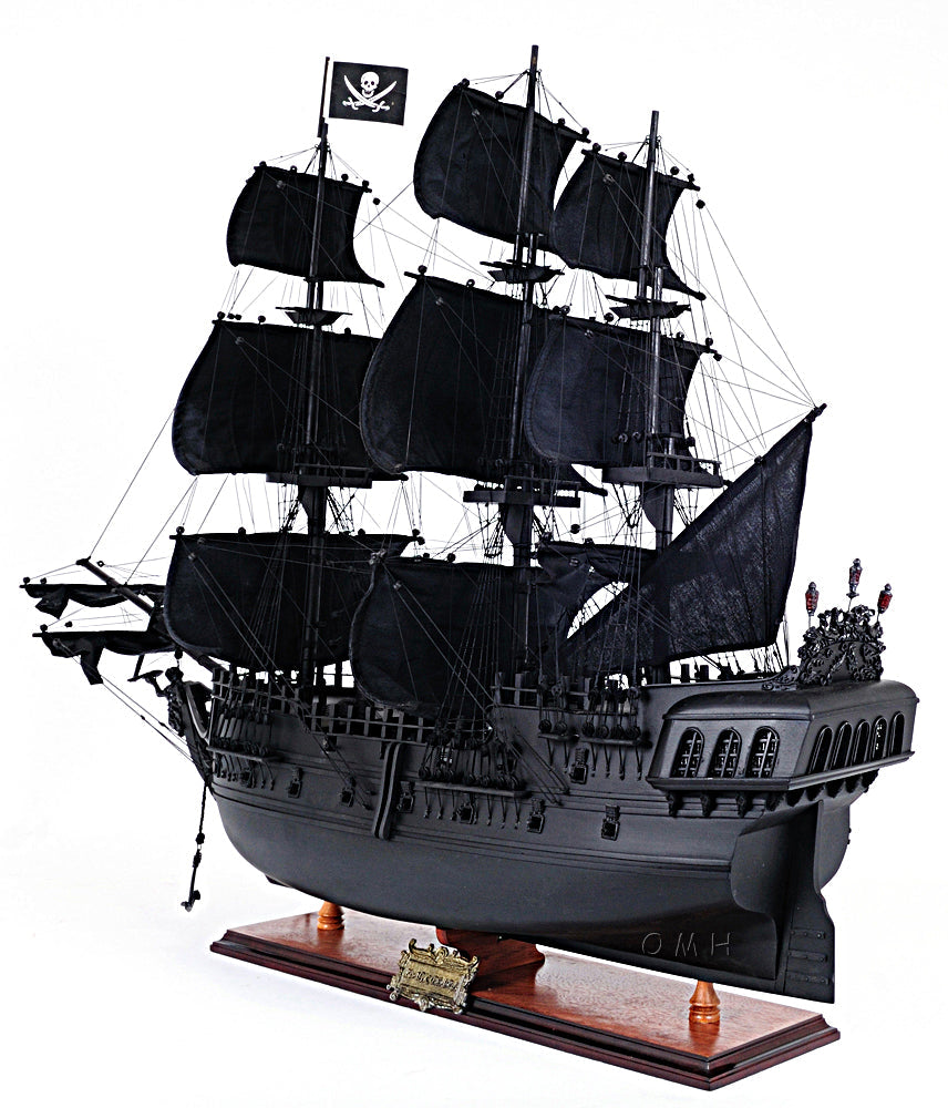 Black Pearl Pirate Ship Large With Table Top Display Case