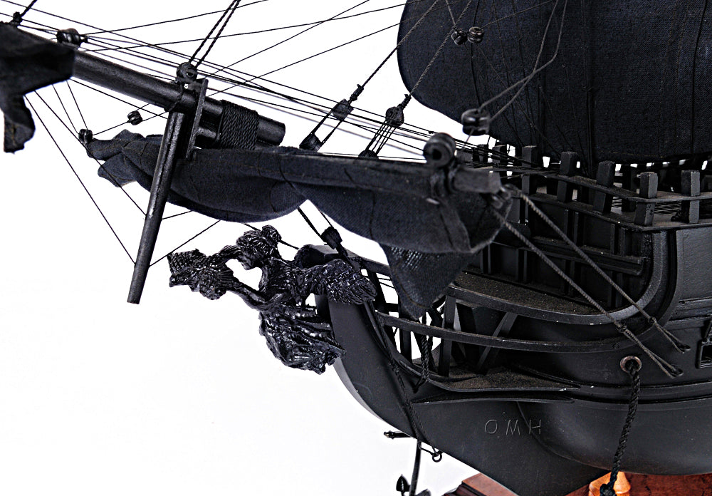 Black Pearl Pirate Ship Large With Table Top Display Case