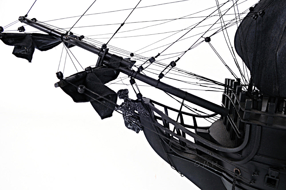 Black Pearl Pirate Ship Large With Floor Display Case
