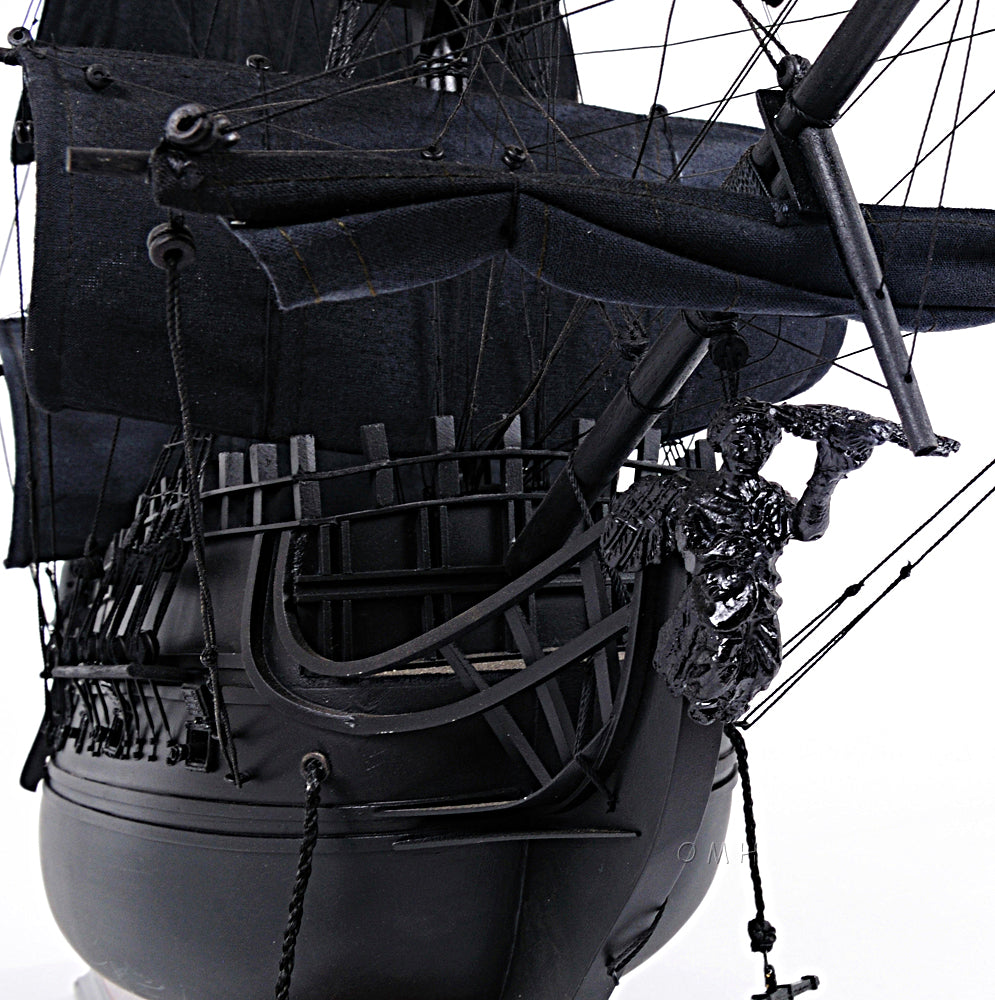 Black Pearl Pirate Ship Large With Floor Display Case