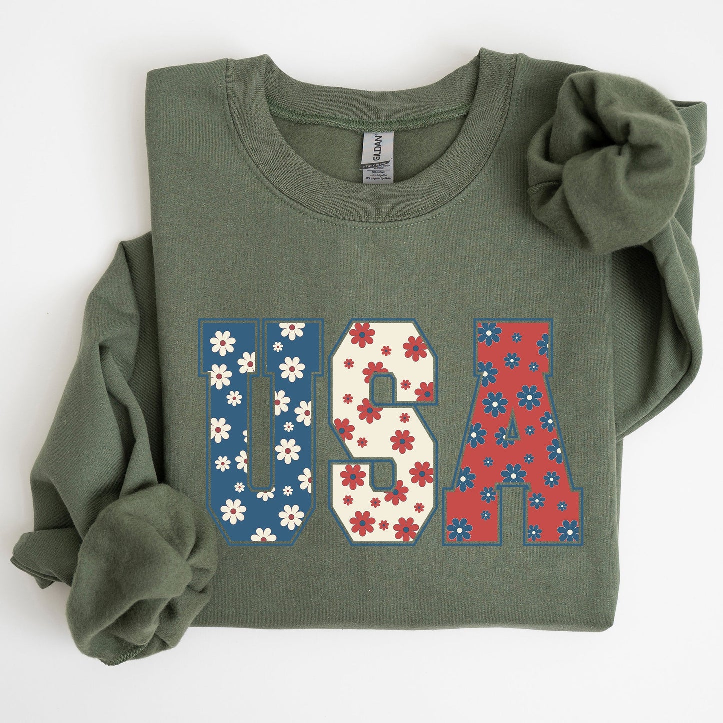 USA Floral Print Patriotic Flag and Stars Design Celebrating American Pride for Everyday Wear Sweatshirt