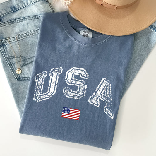 Vintage USA Retro Flag America Patriotic 4th Of July Classic Graphic Comfort Colors Tee