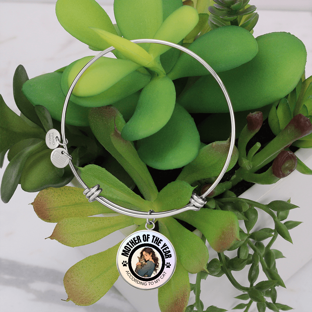 Mother of the Year Cat-Themed Bracelet
