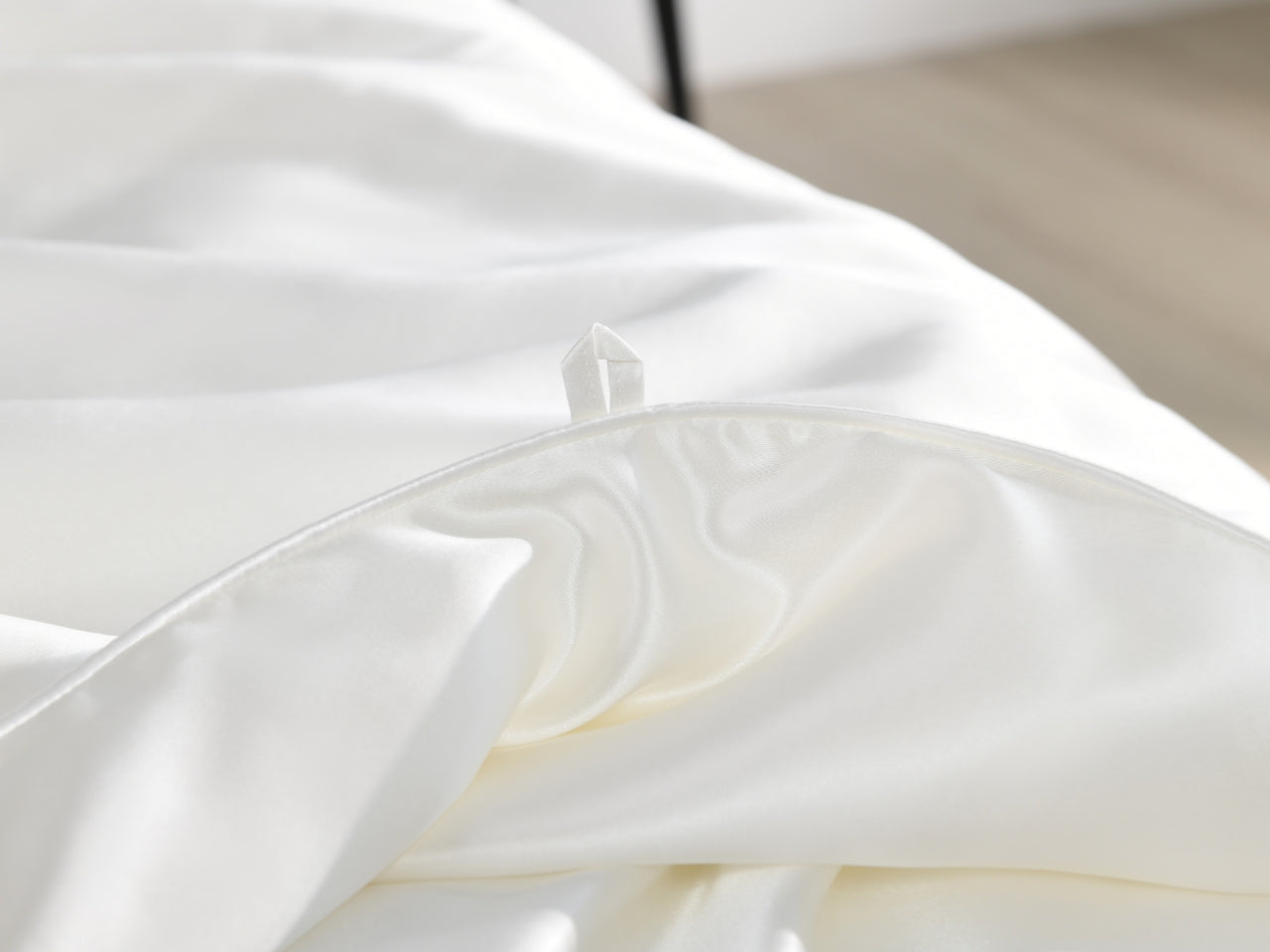All Season Silk Filled Comforter with Silk Shell