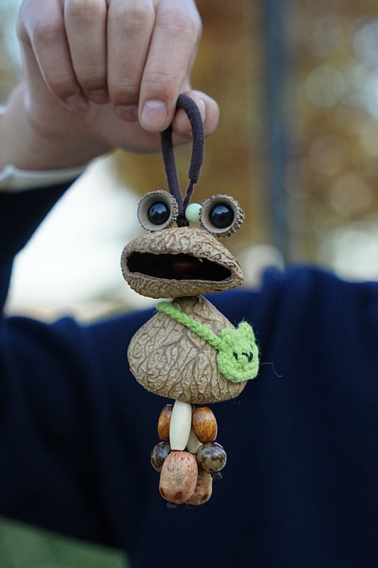 "The Wandering Frog" Seed Knit Charm