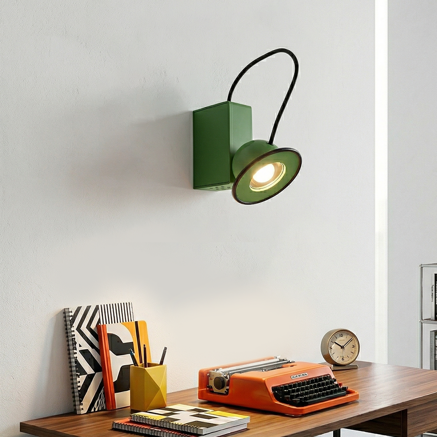 Vintage Fun Magnetic Table Lamp